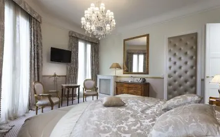 Claridge Hotel 4*