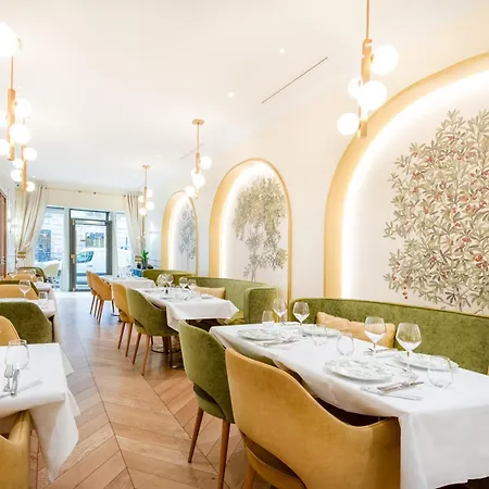 Claridge Hotel 4*