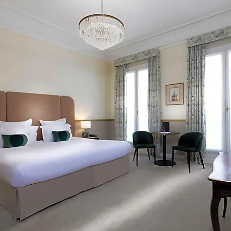 Claridge 4* פריז