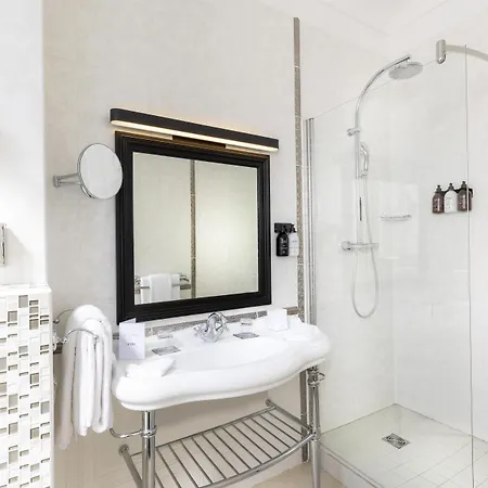 Claridge Hotel 4*
