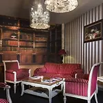 Claridge Hotel