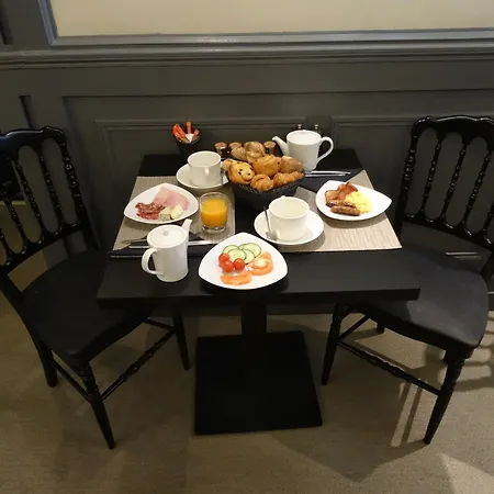 Claridge Hotel