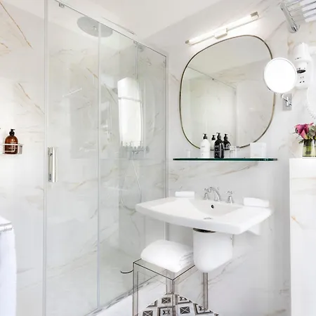 Claridge Hotel