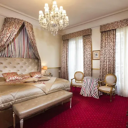 Claridge Hotel