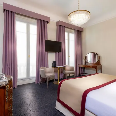 Claridge מלון 4*